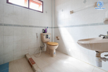 *****บ้านเดี่ยวมือสอง ม.รัชดาภิเษก42 รัชดาภิเษก พร้อมเข้าอยู่ 4 ห้องนอน 3 ห้องน้ำ จอดรถได้ 10 คัน บนเนื้อที่กว่า 198 ตร.ว. พื้นที่ใช้สอยมากถึง 180 ตร.ม. บนทำเลศักยภาพ เชื่อมต่อถนนรัชดา, ถนนลาดพร้าว-วังหิน, ถนนพหลโยธิน, ถนนเสนานิคม1 เดินทางสะดวก ใกล้รถไฟฟ้าสายรถไฟฟ้า สายสีน้ำเงิน "สถานีรัชดาภิเษก" และทางด่วน "อุตราภิมุข"